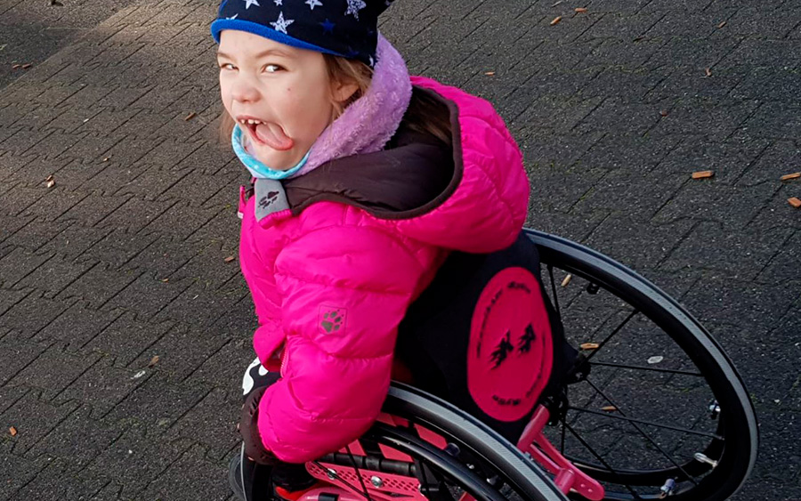 Stiftung Augenblick Spina bifida hydrocephalus Lächeln schenken gutes tun offener Rücken Wasserkopf